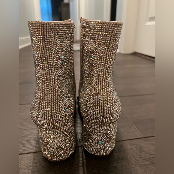 Betsey Johnson Kyla Bootie ✨ - Picture 4 of 8